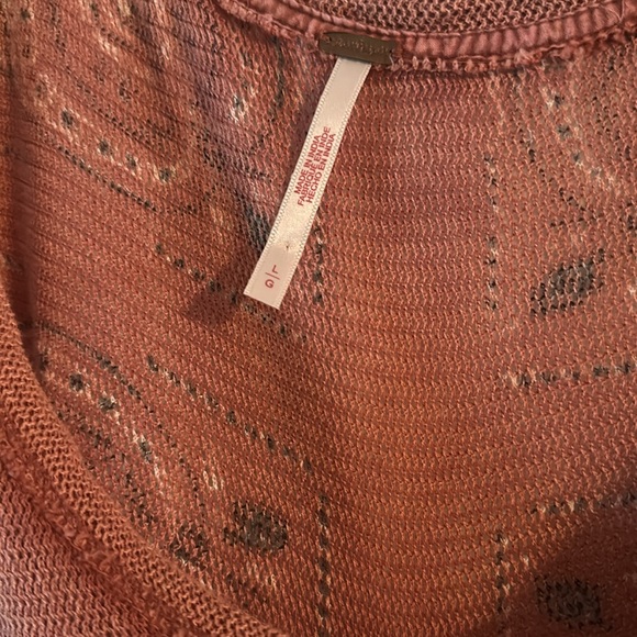 Free People light knit bandanna print top - Picture 3 of 7